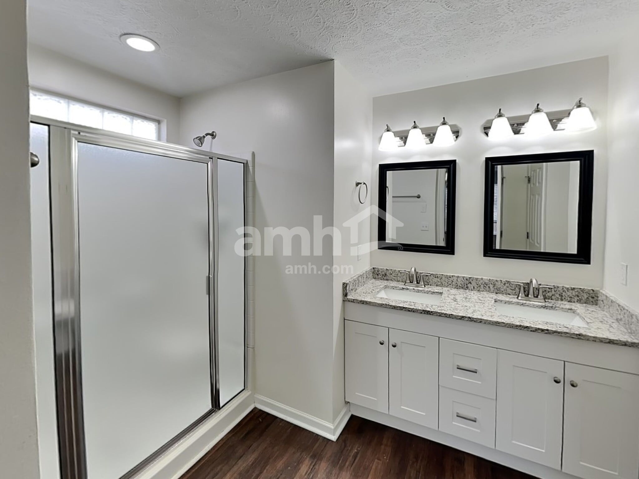 Building Photo - 419 Creekside Ln