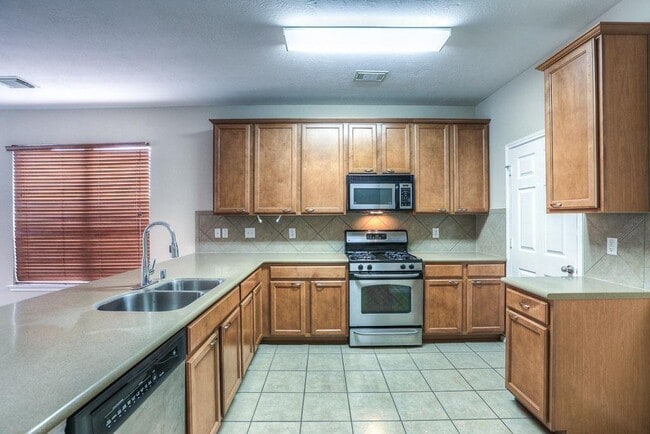 Building Photo - 16619 Whitaker Creek Dr