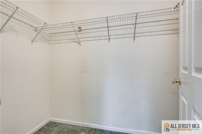 Building Photo - 9 E Burgess Dr
