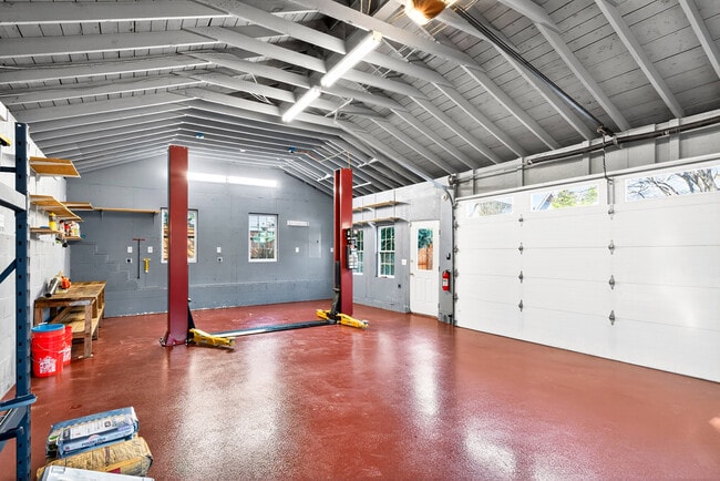 Building Photo - 719 Elmont Dr