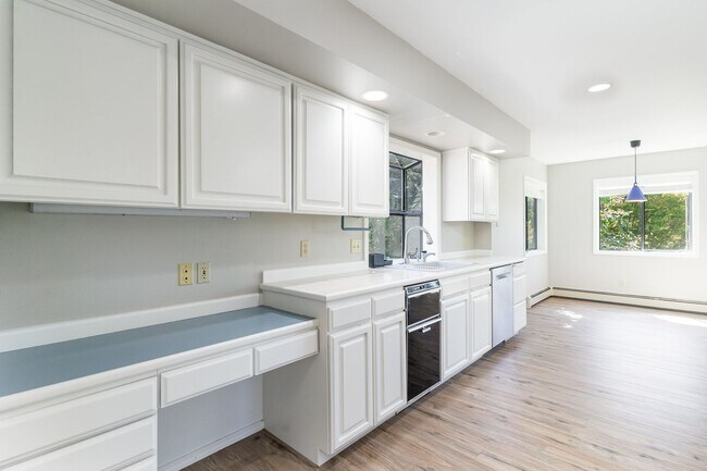 Building Photo - 4bd/3ba Seattle Home