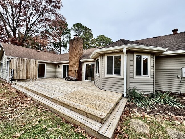 Building Photo - READY NOW!! 4-Bedroom Home in Lake Trant w/Attached Garage! Pet Friendly!