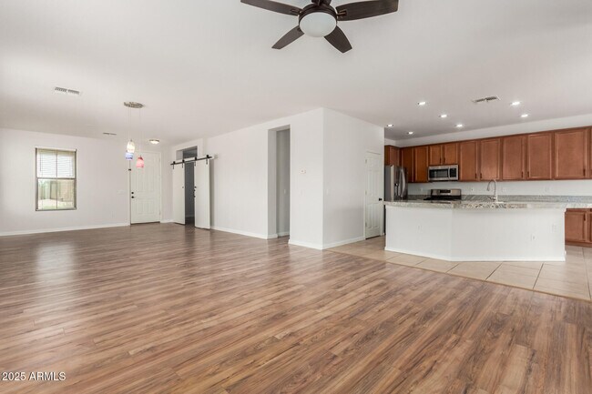 Building Photo - 4274 E Gleneagle Dr