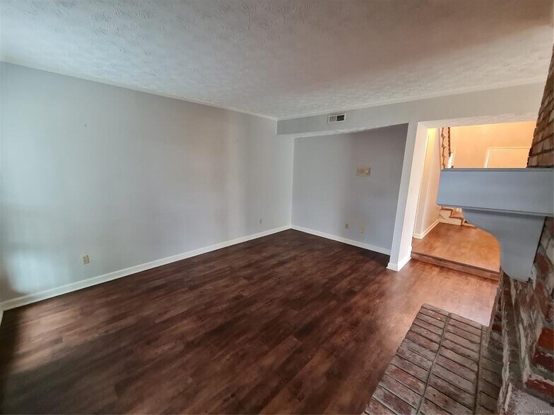 Building Photo - 1601 Cobblestone Ct