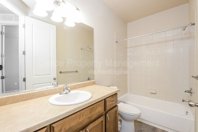 Building Photo - 510 Dukes Way