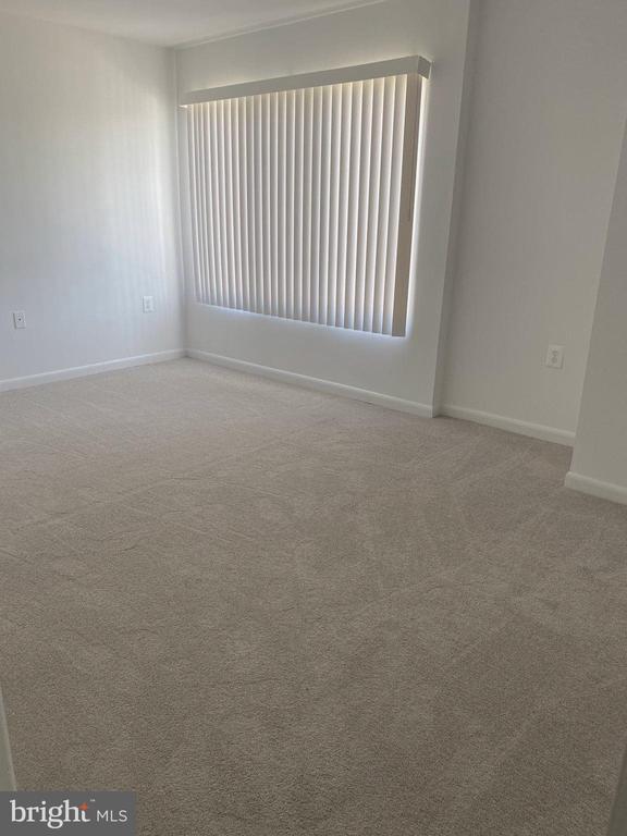 Building Photo - 15702 Dorset Rd