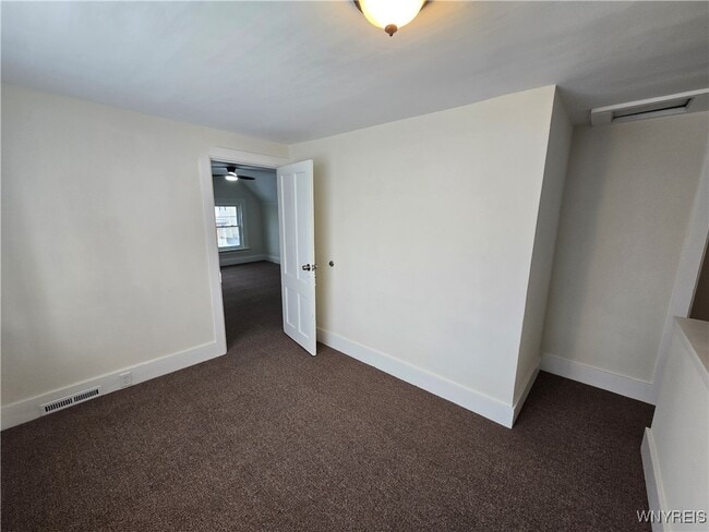 Building Photo - 33 Trowbridge St