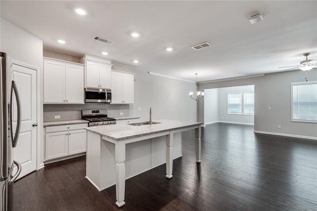 Building Photo - 554 Elm Bluff Way