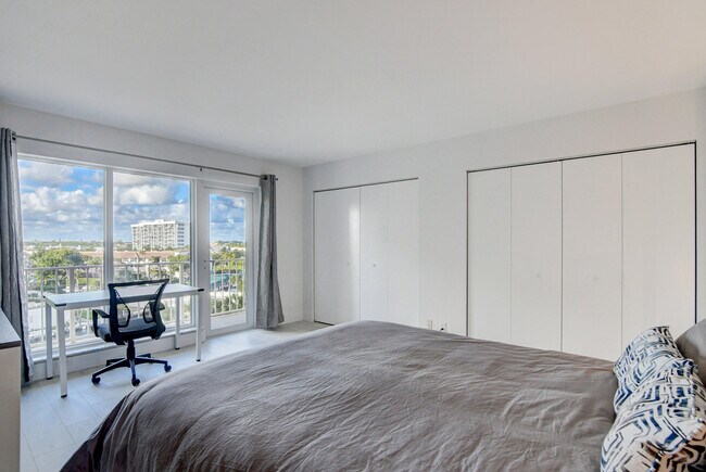 Building Photo - 4301 N Ocean Blvd