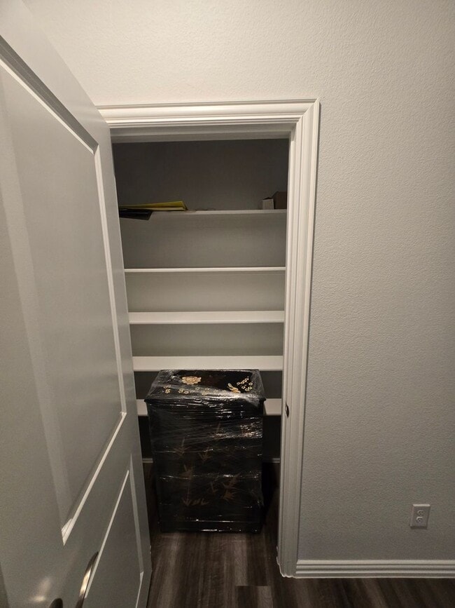 Building Photo - Fantastic in Fate!