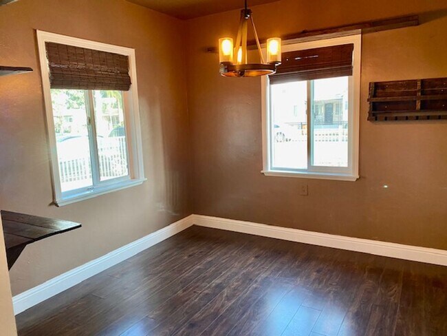 Building Photo - $2,050 Charming 2 Bedroom Home with beauti...