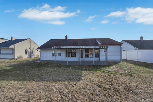 Building Photo - 170 5th St