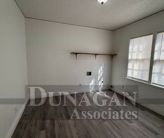 Building Photo - OPEN HOUSE ON 12/3 FROM 2:45-2:55 REMODELED 3 Bedroom - 1 Bath home!!