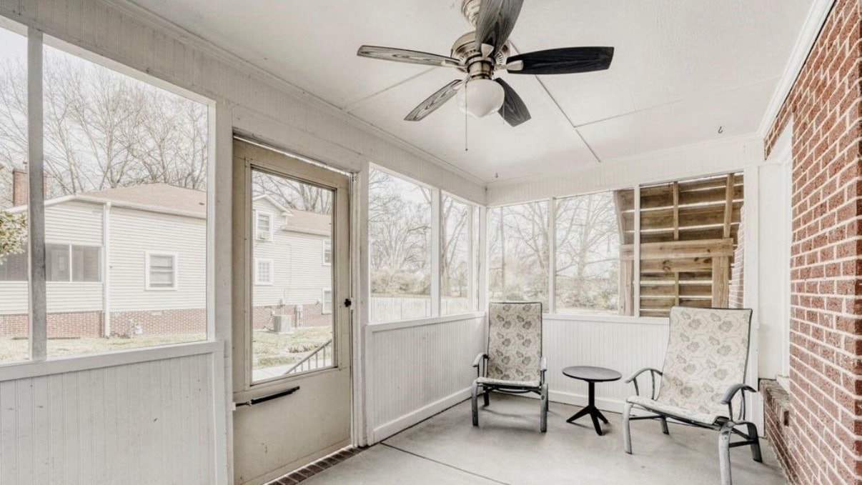 Building Photo - 639 E Iredell Ave