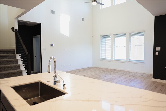 Building Photo - 22502 Petrizzi Ln