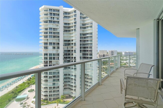Building Photo - 16485 Collins Ave