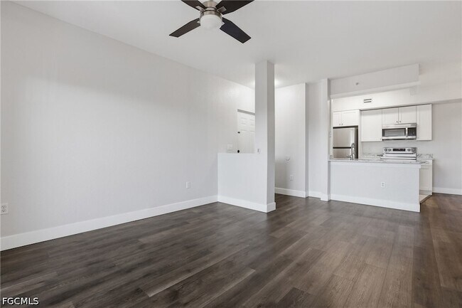 Building Photo - 6321 Aragon Way