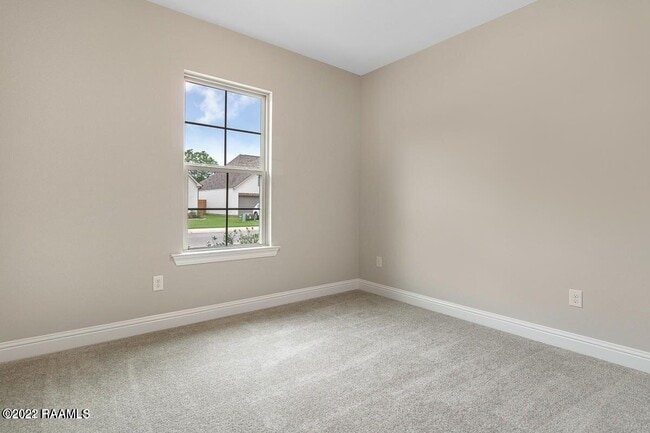 Building Photo - 211 Sparrowhawk St