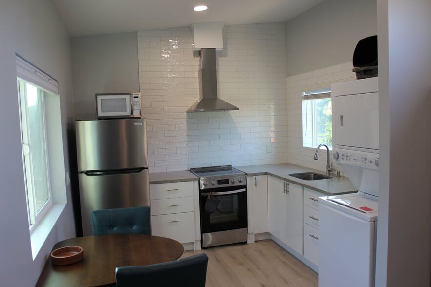 Building Photo - 1637 Grove Rd