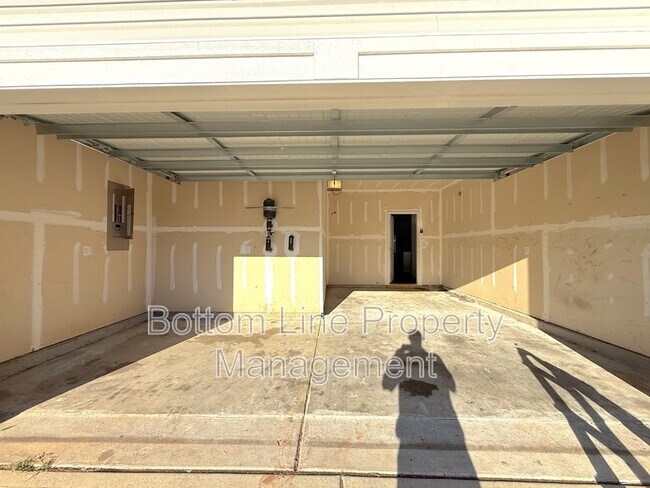 Building Photo - 706 Anglin Forest Way