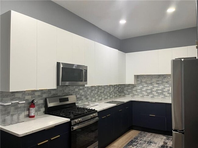 Building Photo - 1030 Ross Ave