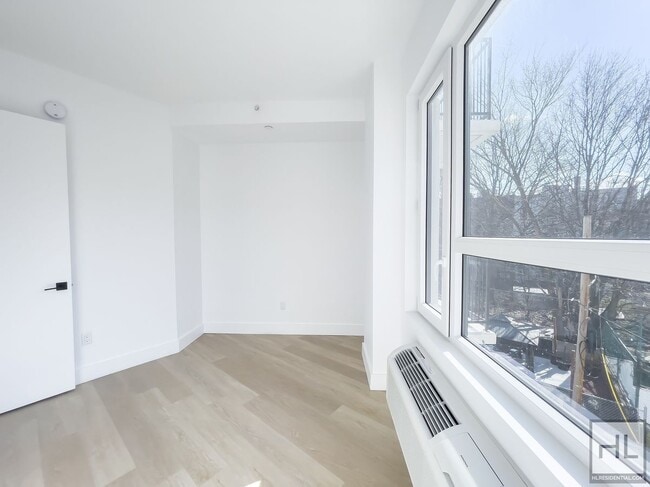 Building Photo - President Street / Crown Heights / Spaciou...