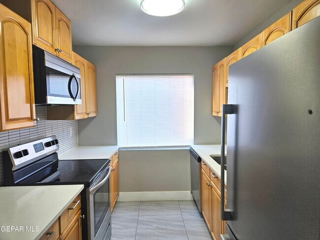 Building Photo - 252 Shadow Mountain Dr