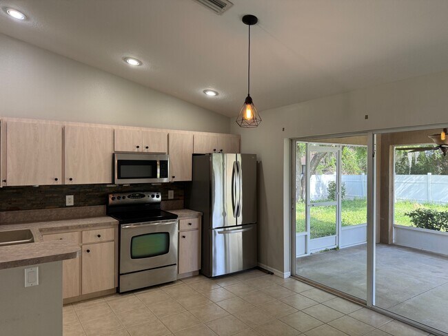 Building Photo - 3928 Champagne Ave