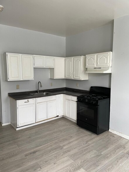 Primary Photo - 333 Orange St