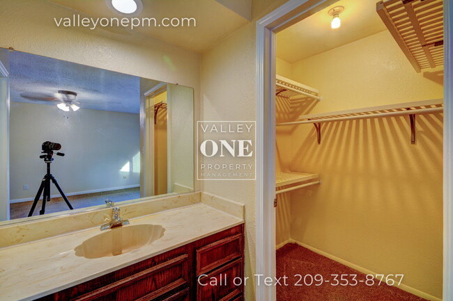 Building Photo - Experience Pet-Friendly Resort Living! Fea...