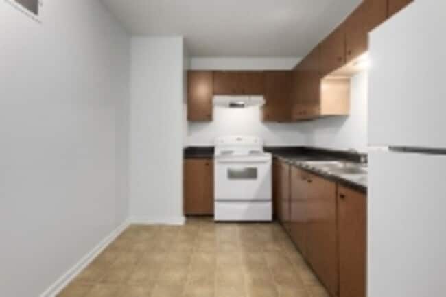 Building Photo - 432 W 89th St