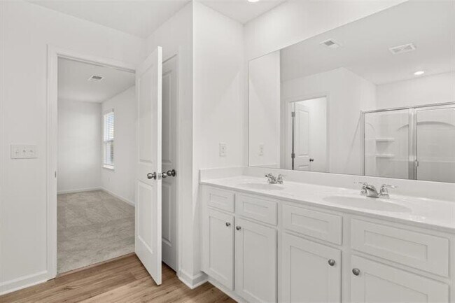 Building Photo - 954 Evergreen Rd