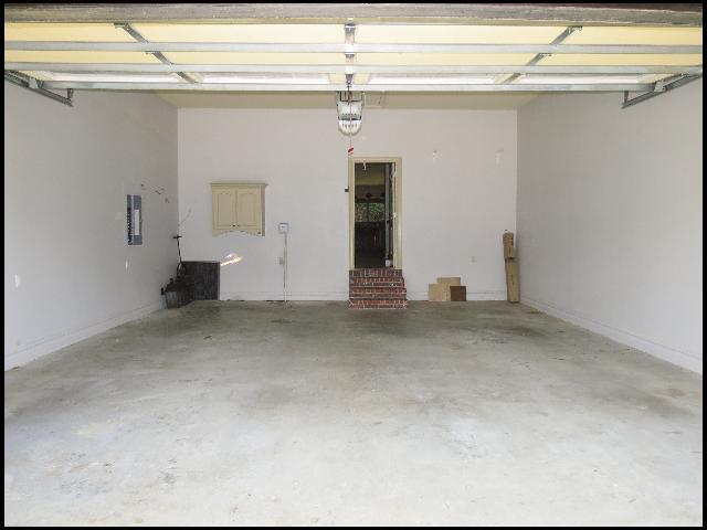 Building Photo - 21 Commentry Dr