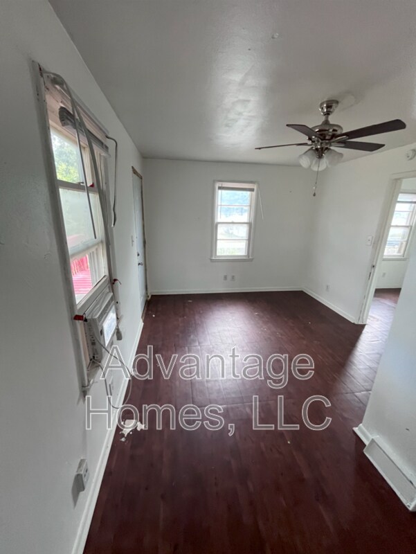 Building Photo - 1007 N Scott Ave
