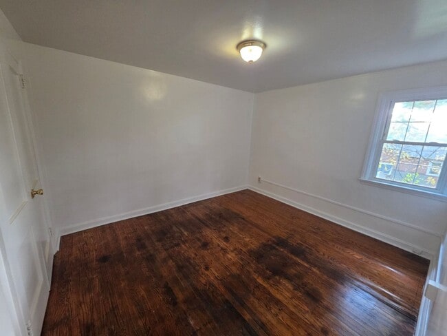 Building Photo - 4 S Cannon Dr