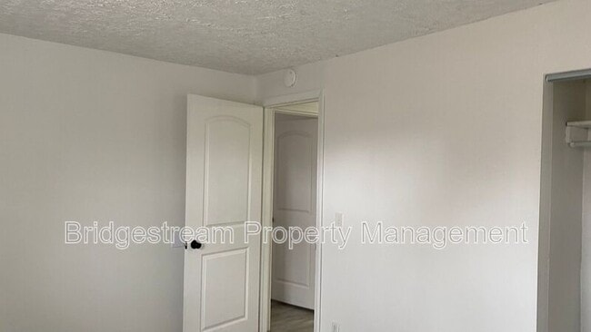 Building Photo - 6116 Rosebury Dr