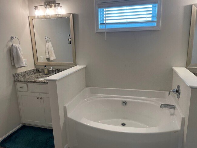 Building Photo - Stunning 4BR Home with Fenced Yard, Loft & Luxury Finishes in Elgin! Available July 1st!