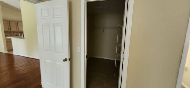 Building Photo - 6122 NW E Deville Cir