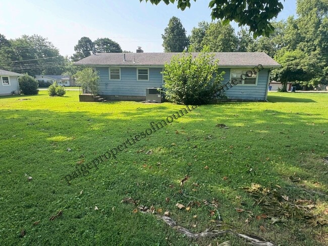 Building Photo - 425 Ashington Dr