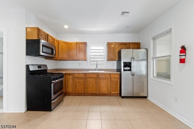 Building Photo - 357 Nesbit Terrace