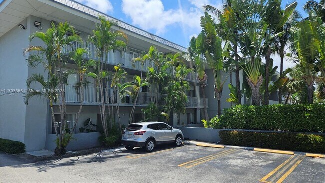 Primary Photo - 7401 SW 82nd St