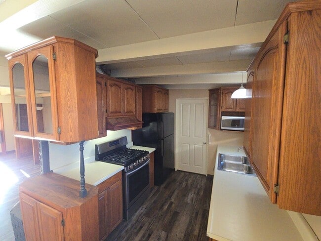 Building Photo - 4BR/2BA South Eureka Home!