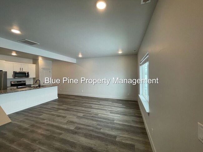 Building Photo - 651 S 2400 W