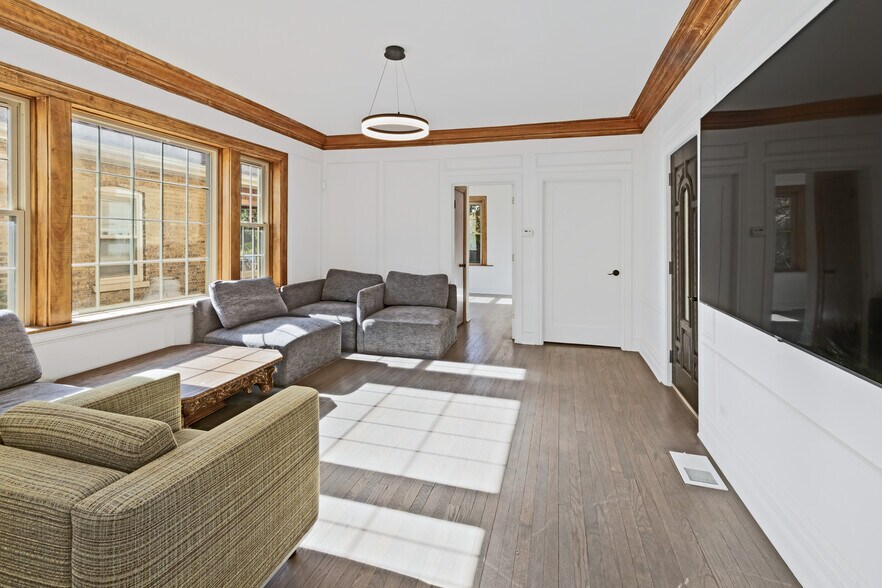 Building Photo - 7131 W Altgeld St