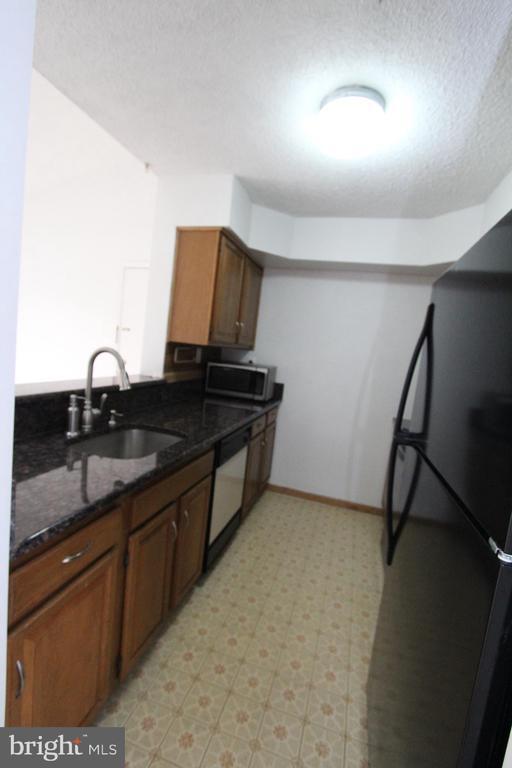 Building Photo - 2114 Aspen Dr