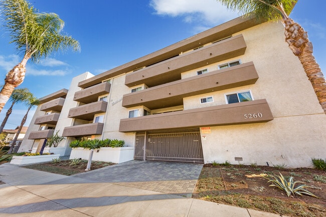 Building Photo - The Bellingham Apartments