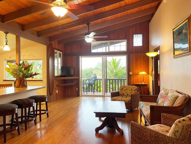 Building Photo - Charming Hamakua Coast Furnished Rental Available: 2 BR / 1.75 BA
