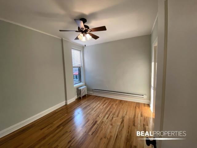 Building Photo - 1 bedroom in CHICAGO IL 60640