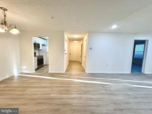 Building Photo - 12901 Churchill Ridge Cir