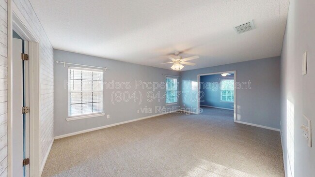 Building Photo - 281 Village Green Ave